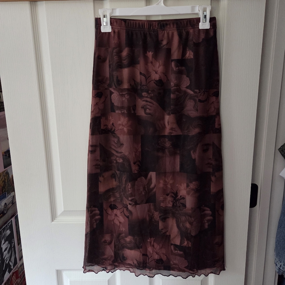 Esoteric Mesh Overlay Midi Skirt - Picture 4 of 7